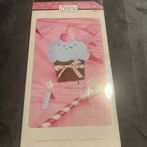 Sizzix XL Die Cupcake Card